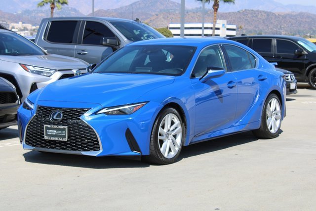 2021 Lexus IS 300 photo 3