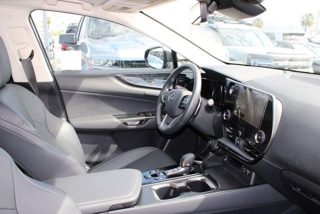 2025 LEXUS NX 350h Premium photo 5