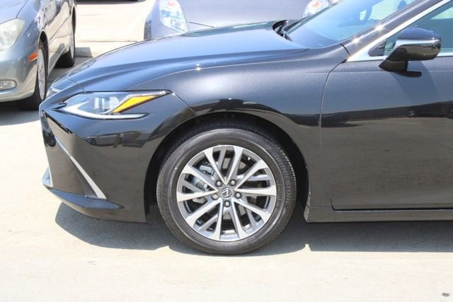 2025 LEXUS ES 350 Base photo 4