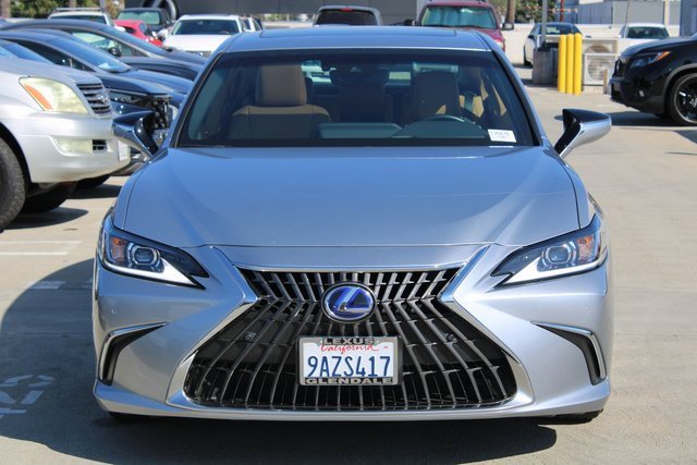 2022 Lexus ES 300h photo 2