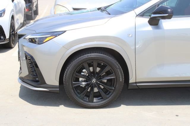 2022 Lexus NX 450h+ F SPORT photo 4
