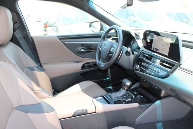 2024 Lexus ES 300h Base photo 5