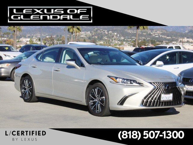 2025 Lexus ES Hybrid 300h's photo