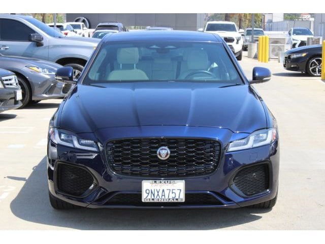 2022 Jaguar XF SE photo 2