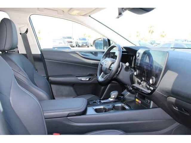 2025 Lexus NX 350h Premium photo 5