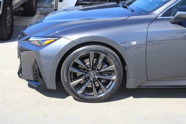2023 LEXUS IS 350 F SPORT photo 4