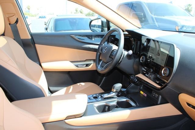 2026 LEXUS NX 350h Premium photo 5