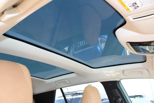 2023 LEXUS RZ 450e Premium w/18" Wheel photo 2