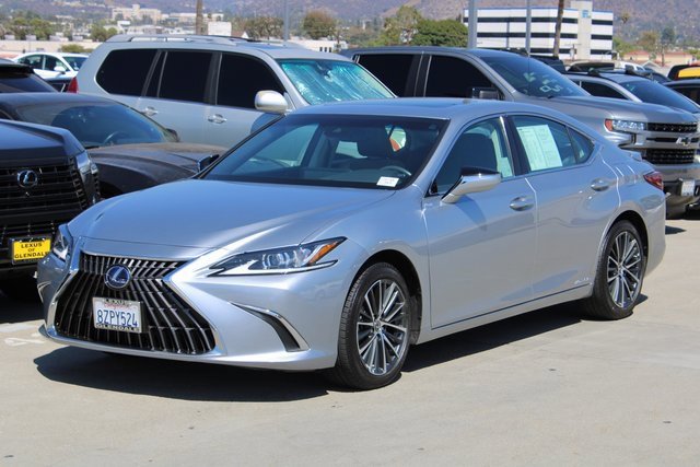 2022 Lexus ES 300h photo 3