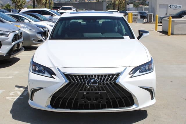 2024 LEXUS ES 300h Base photo 2