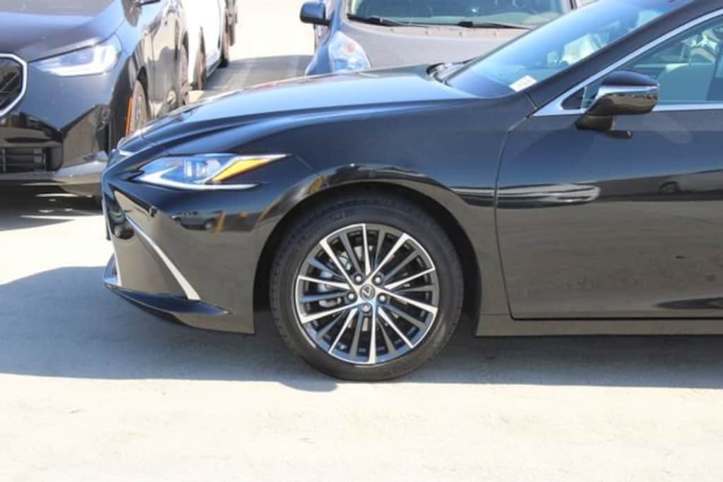 Certified 2023 Lexus ES 300h Sedan