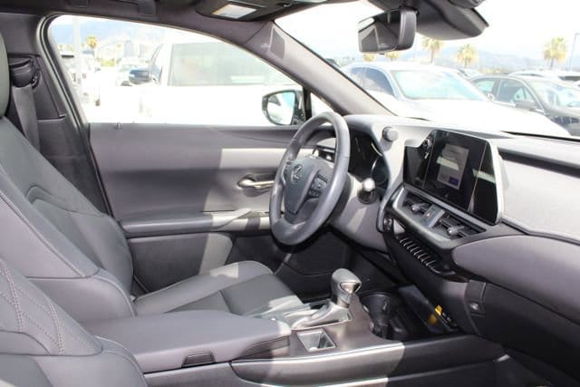 2023 LEXUS UX 250h photo 5