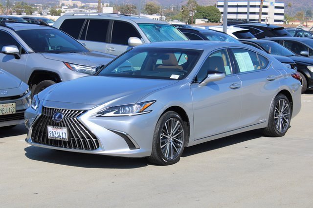 2022 Lexus ES 300h photo 3