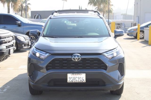 2025 Toyota RAV4 Hybrid XLE photo 2