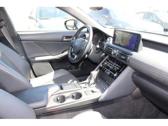 2023 LEXUS IS 300 photo 5
