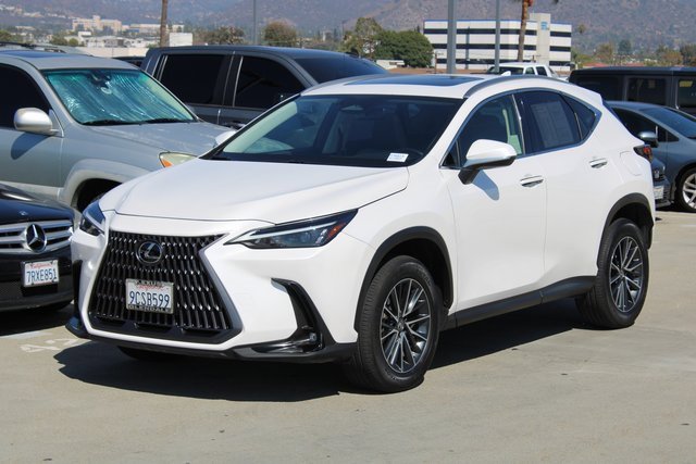 2022 Lexus NX 250 photo 2