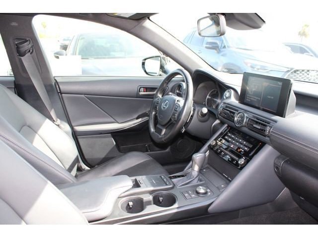 2024 LEXUS IS 300 photo 5
