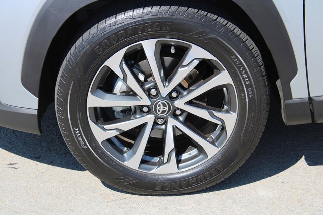 2023 Toyota Corolla Cross XLE photo 2