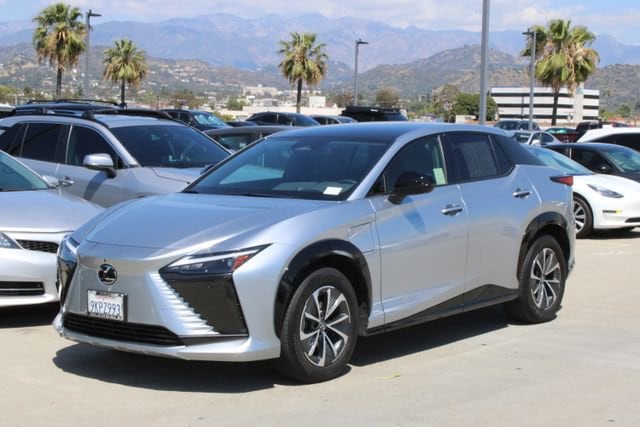 2023 LEXUS RZ 450e Premium w/18" Wheel photo 3