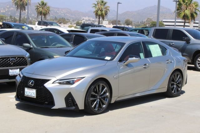2023 Lexus IS 350 F SPORT photo 3