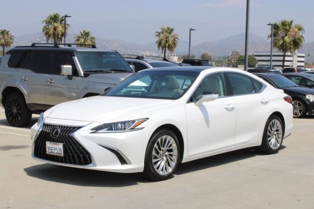 2023 LEXUS ES 350 Luxury photo 3