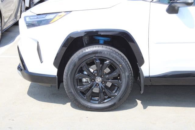 2024 Toyota RAV4 Hybrid XSE photo 4