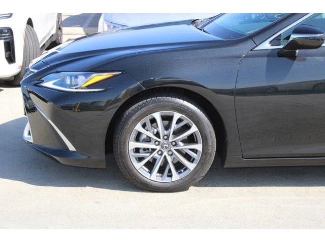 2024 LEXUS ES 350 photo 4