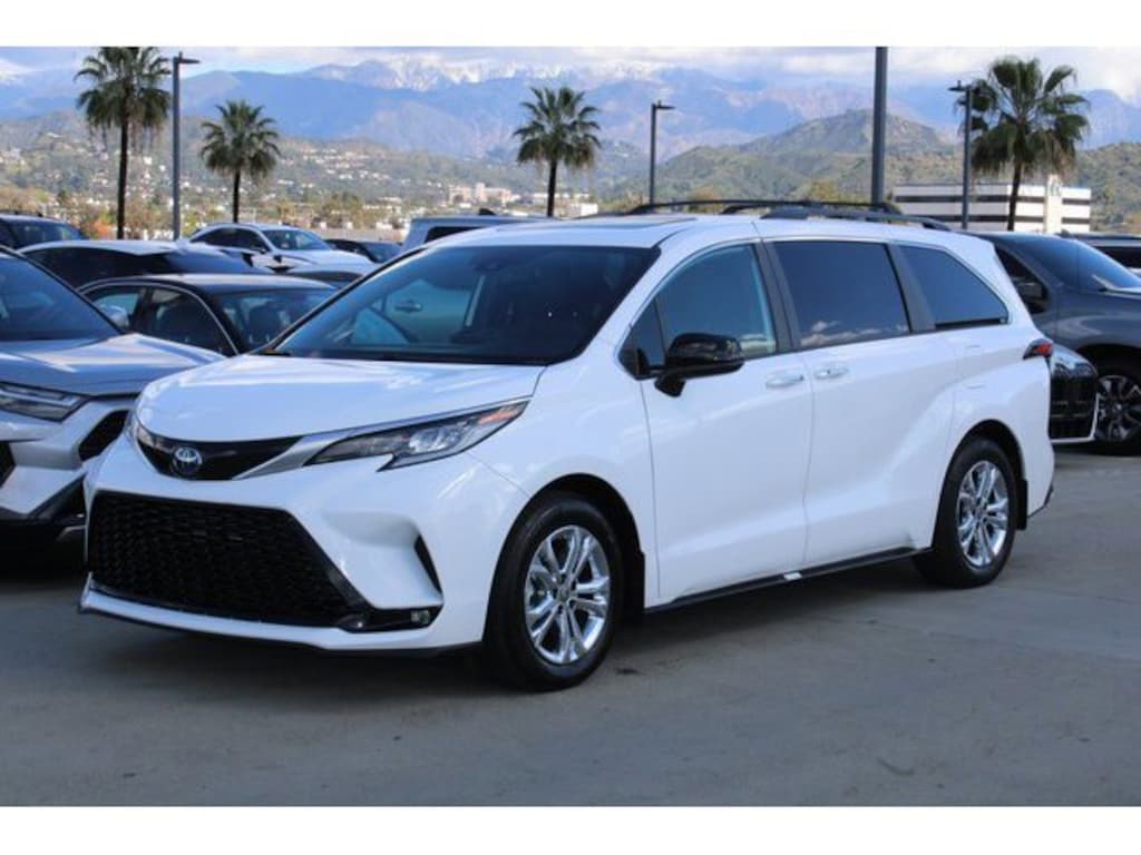 Used 2023 Toyota Sienna XSE 7 Passenger Van Passenger Van