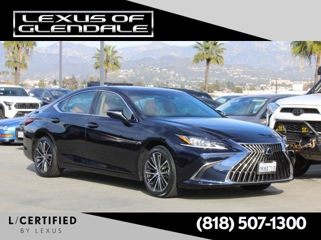 2024 Lexus ES Hybrid 300h's photo