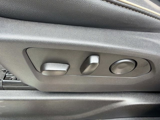 2025 Chevrolet Suburban Premier - Photo 8