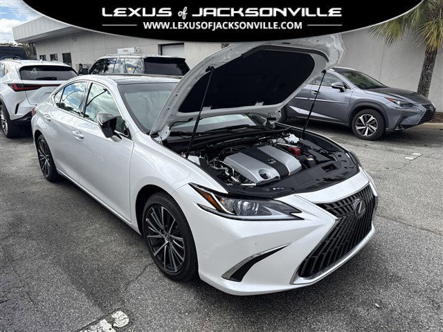 2025 Lexus ES 350's photo