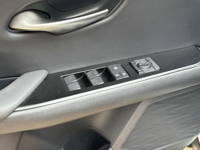 2022 Lexus UX Hybrid 250h - Photo 12