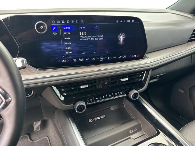 2025 Chevrolet Suburban Premier - Photo 25