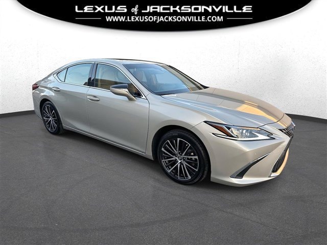 2024 Lexus ES Base's photo