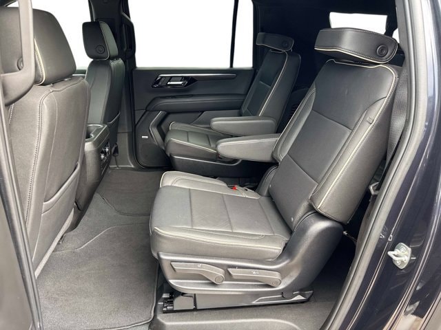 2025 Chevrolet Suburban Premier - Photo 14