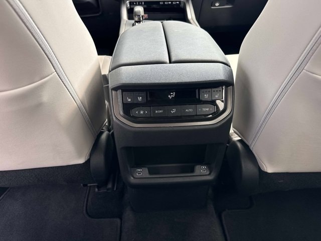 2025 Lexus TX Premium - Photo 18