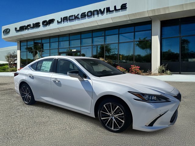 2025 Lexus ES 350's photo