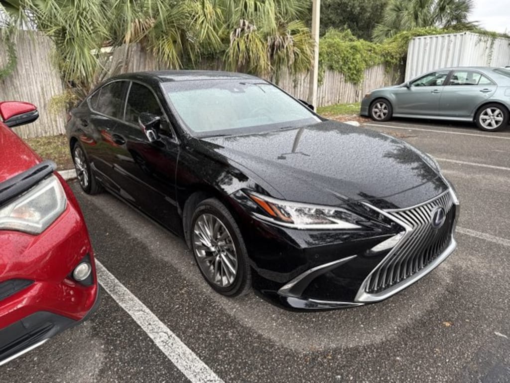 Certified 2021 Lexus ES 300h ULTRA LUXURY SEDAN