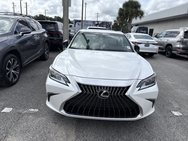 2025 Lexus ES 350 photo 2