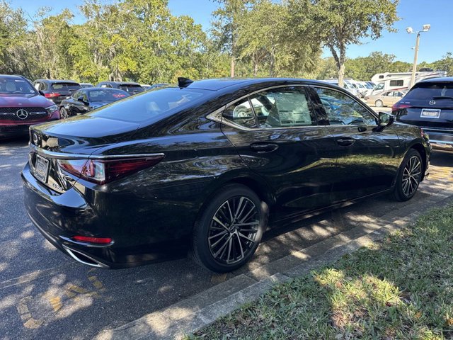 2025 Lexus ES 350 photo 3