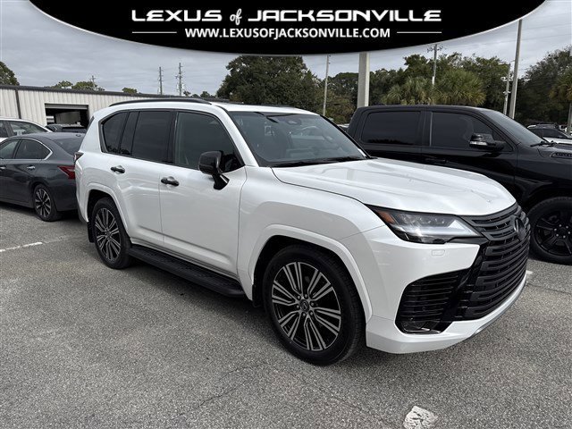 2025 Lexus LX Luxury's photo