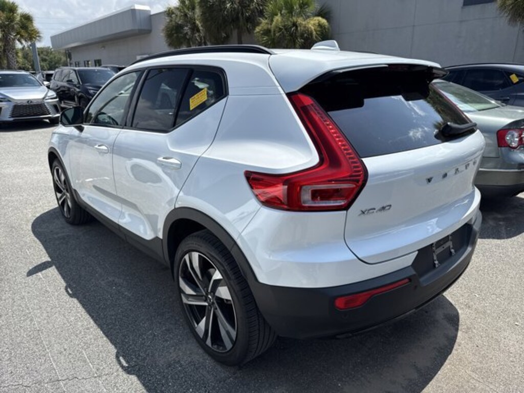 Used 2023 Volvo XC40 Plus Dark Theme