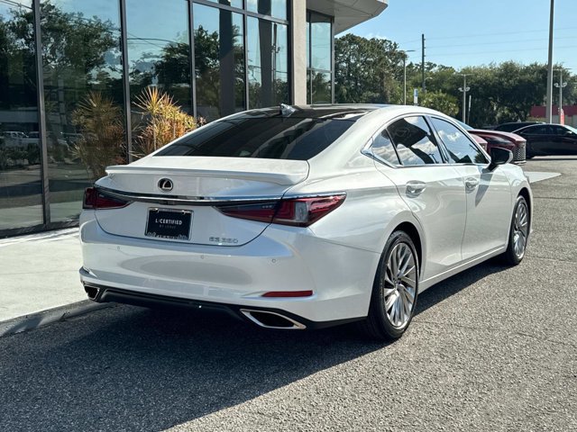 2022 Lexus ES 350 Ultra Luxury photo 3