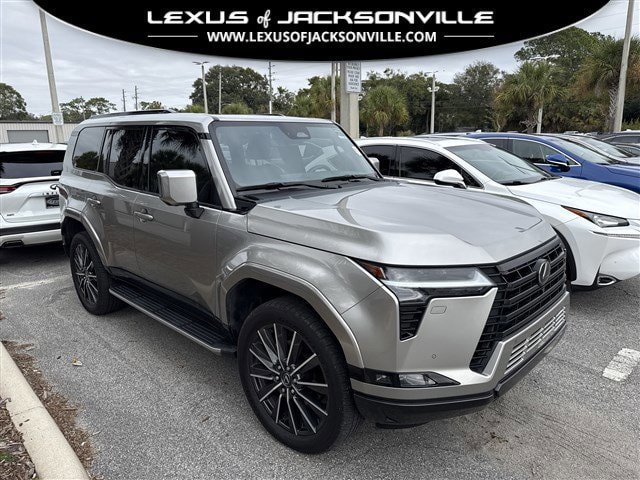 2024 Lexus GX Luxury's photo