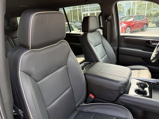 2025 Chevrolet Suburban Premier - Photo 13