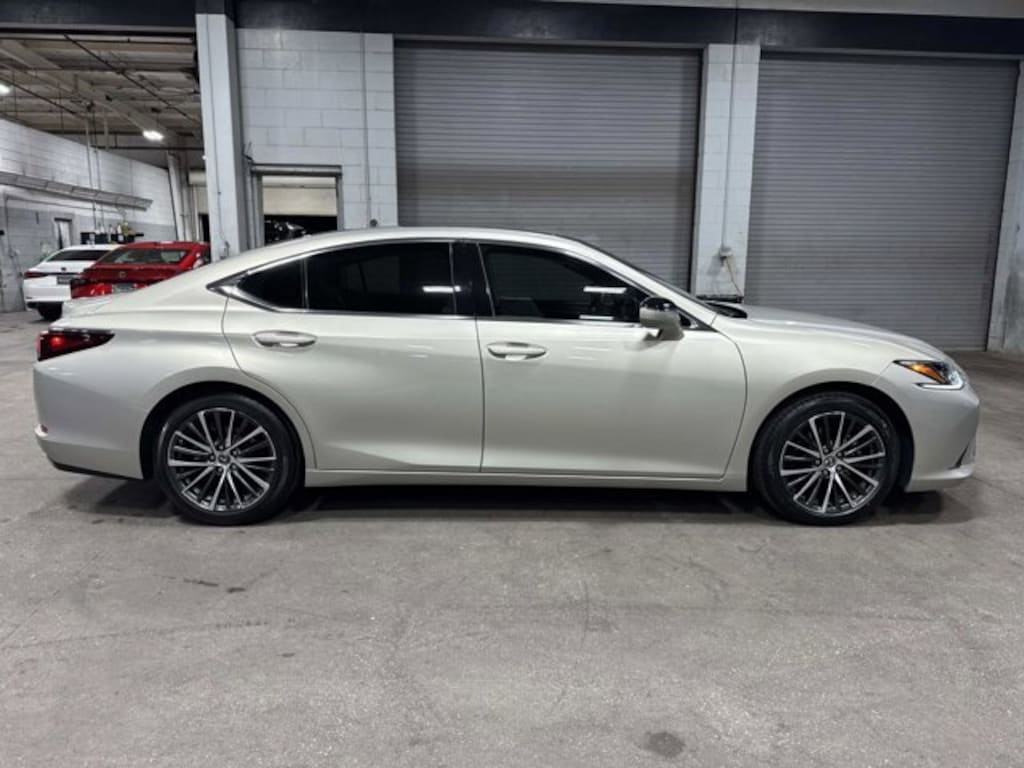Certified 2023 Lexus ES 350 SEDAN