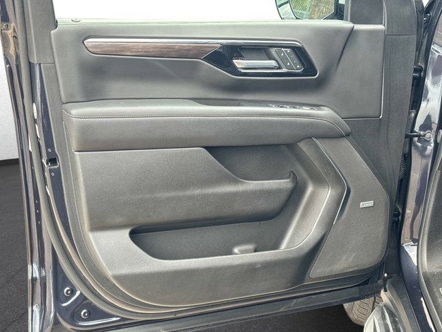 2025 Chevrolet Suburban Premier - Photo 19
