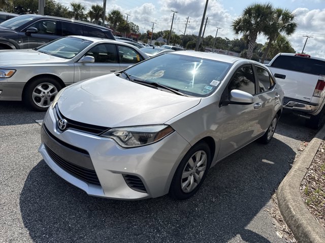 2016 Toyota Corolla LE photo 2