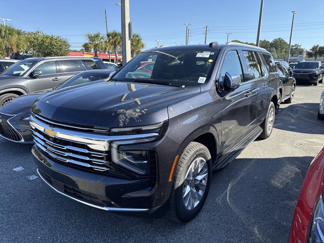 2025 Chevrolet Suburban Premier photo 4