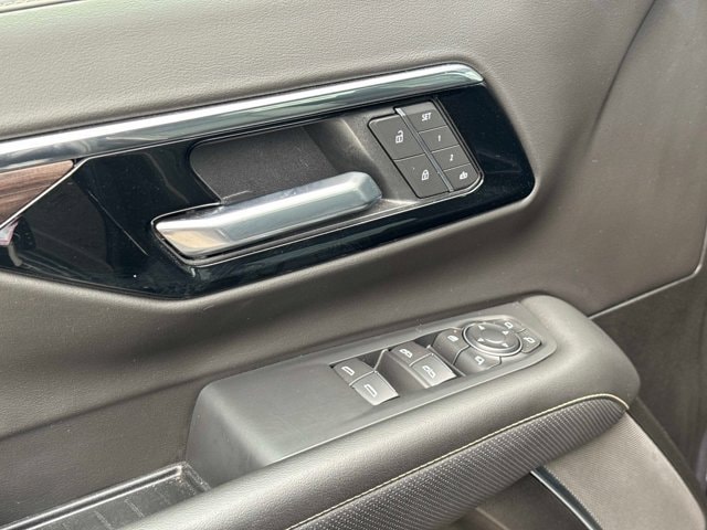 2025 Chevrolet Suburban Premier - Photo 20